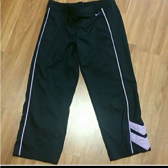 Nike dri-fit capri pants - Picture 1 of 3